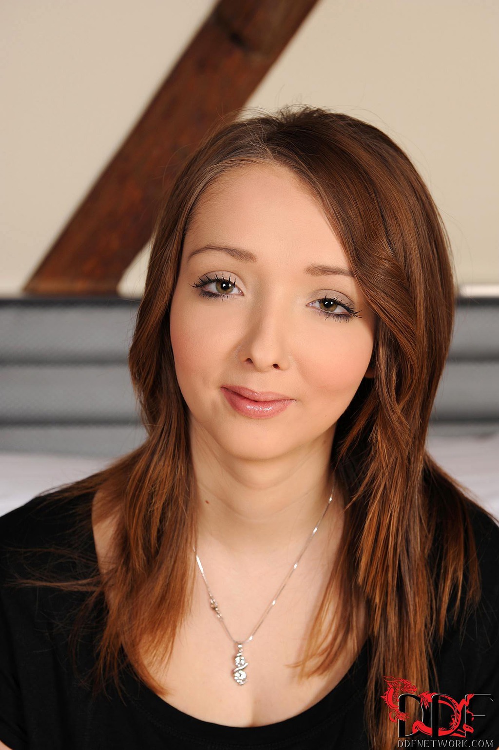 Gorgeous Lucie Wilde  00