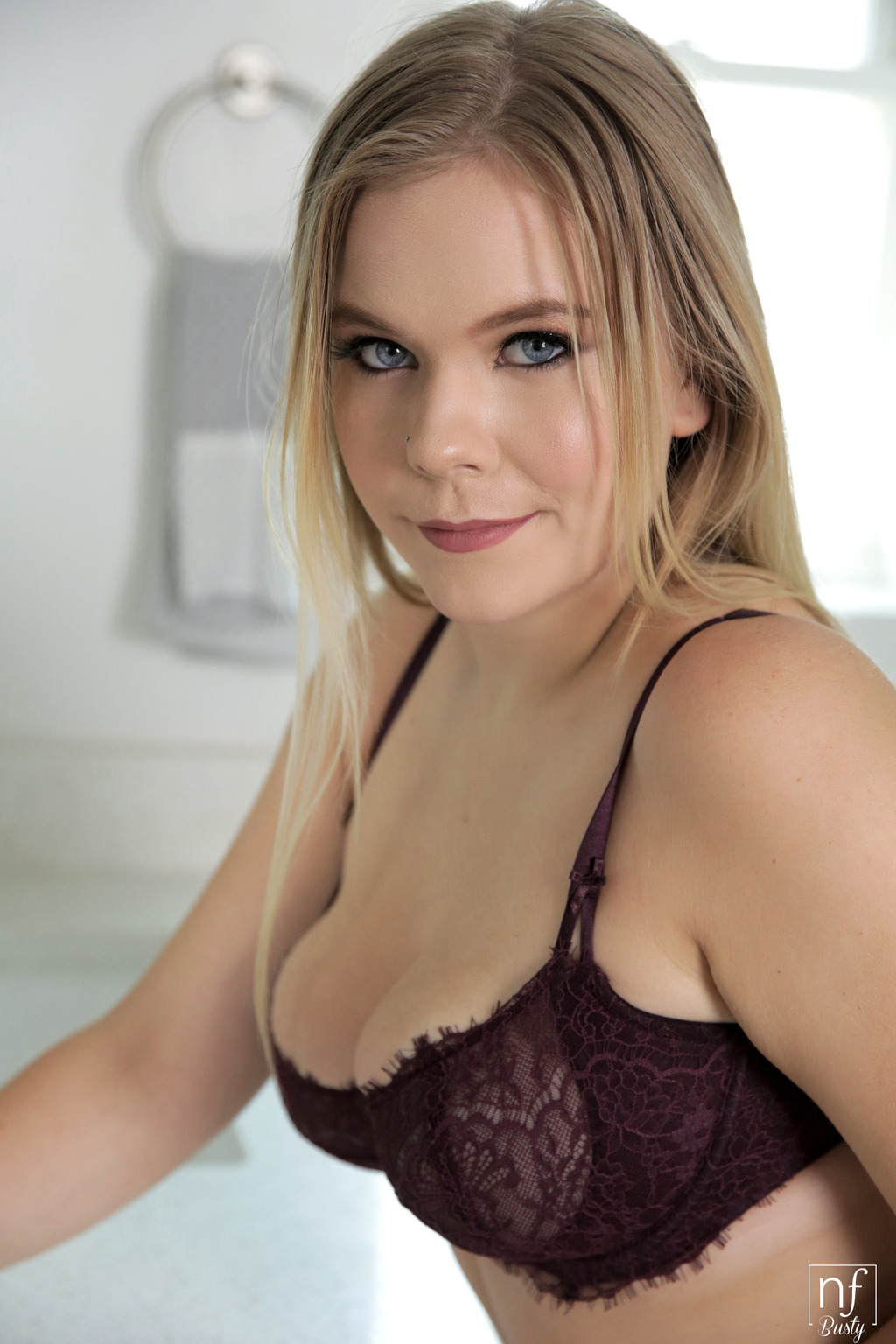 Blonde Beauty Percy 05