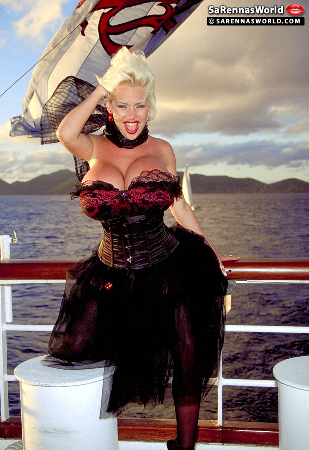 SaRenna Boob Cruise 01