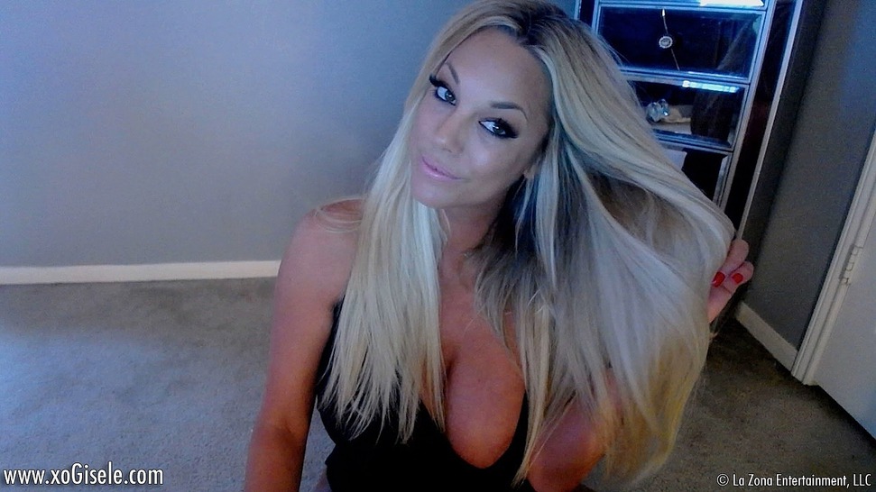 Xo Gisele Shows Her Huge Tits 13